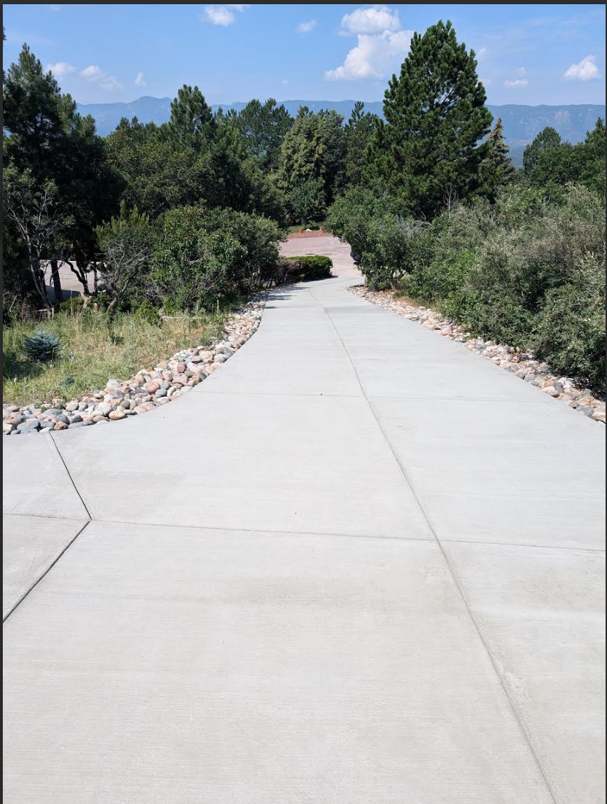 Concrete driveway installation Colorado Springs - new residential driveway